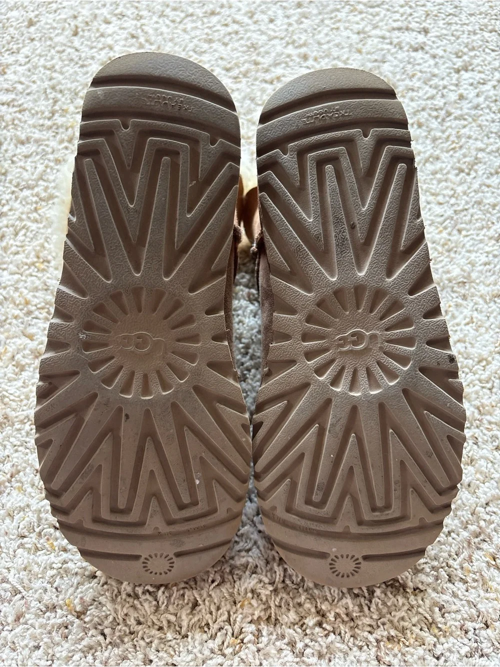 UGG Mini Bailey Bow II Sz 7 EUC